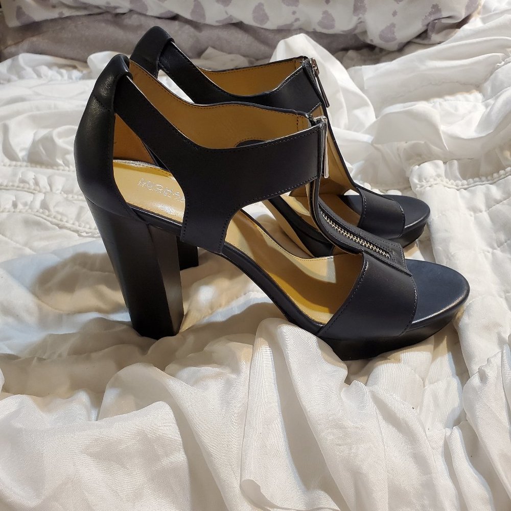 Michael Kors Blue Pumps